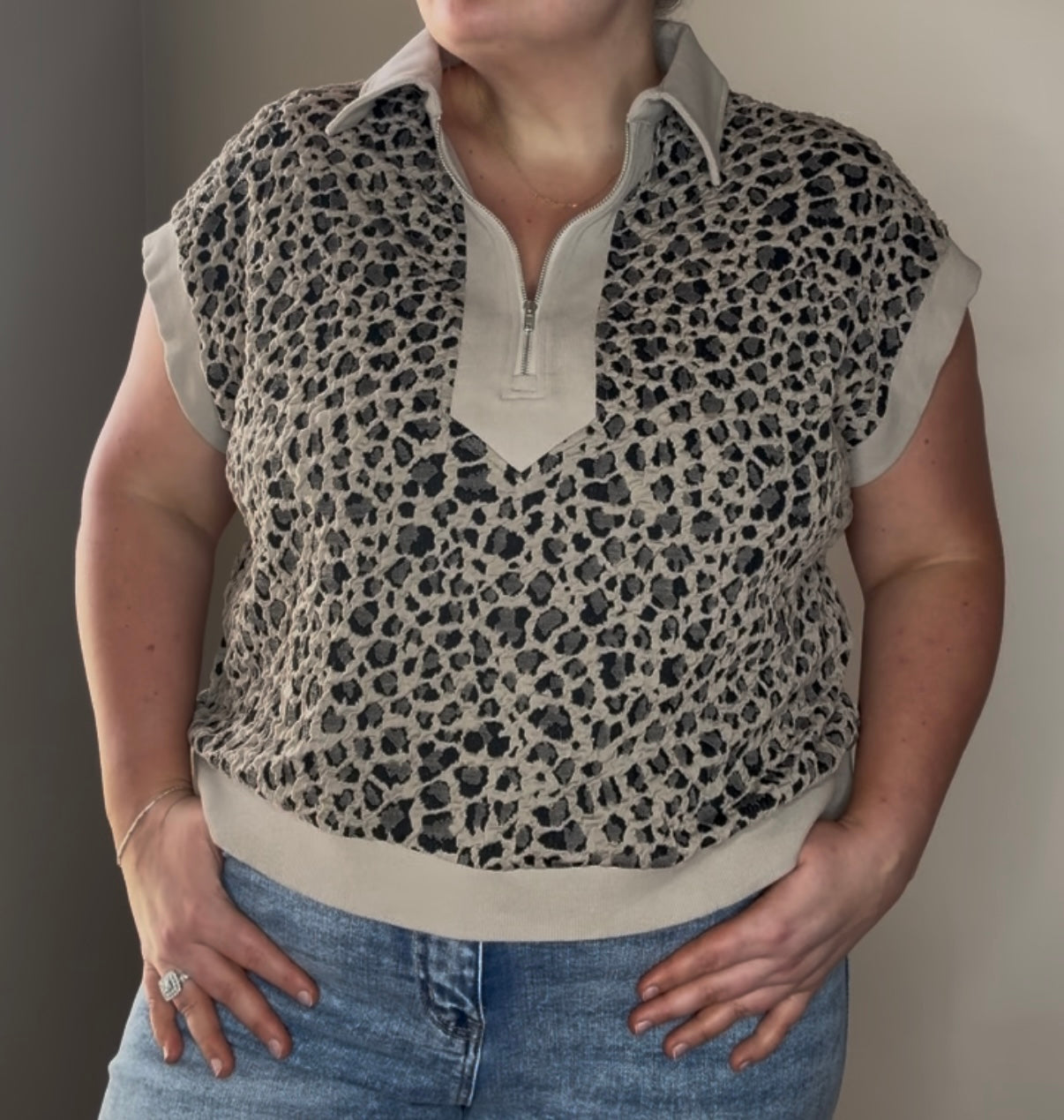 Zip up Collared Leopard Cap Sleeve Top